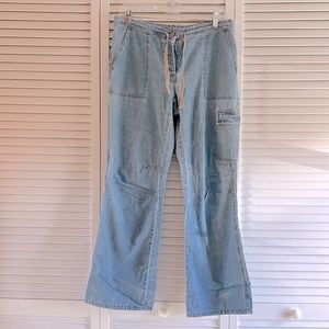 Button fly relaxed jeans